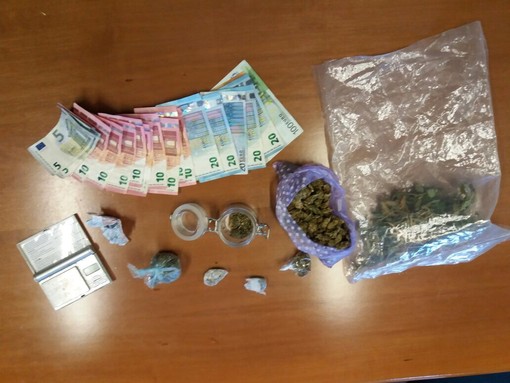 Andora, spacciava anfetamine e marijuana in casa: arrestato dai Carabinieri
