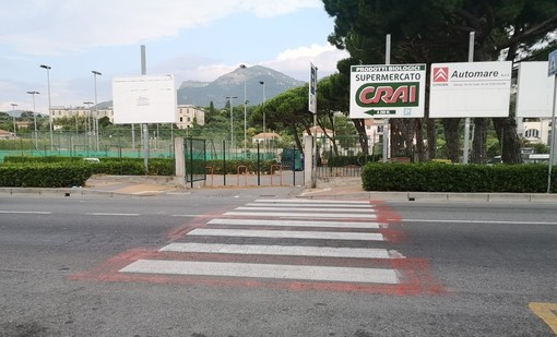Loano, investimento pedonale lungo la via Aurelia: codice giallo al Santa Corona