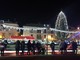 Cairo Montenotte, l'albero di Natale illumina piazza della Vittoria (FOTO)