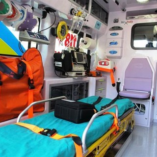 Bergeggi: scontro tra due auto, due feriti in codice giallo al San Paolo