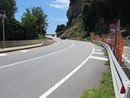 Celle, una pietra cade sull'Aurelia e scheggia il parabrezza di un’auto