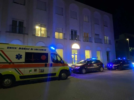 Albenga, lite in appartamento sfocia in aggressione: uomo denunciato