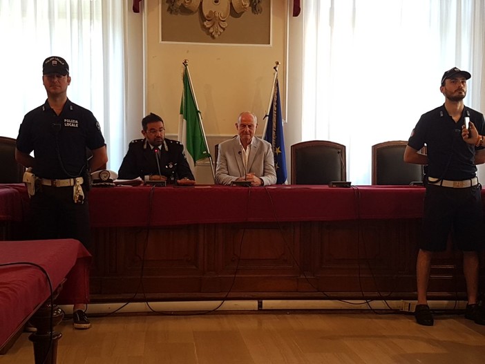 Alassio, al via la campagna contro l'abusivismo commerciale