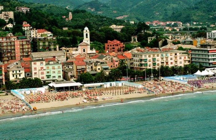 Concessioni demaniali: "Col diritto di superficie i Bagni marini sono salvi" (dalla concorrenza)