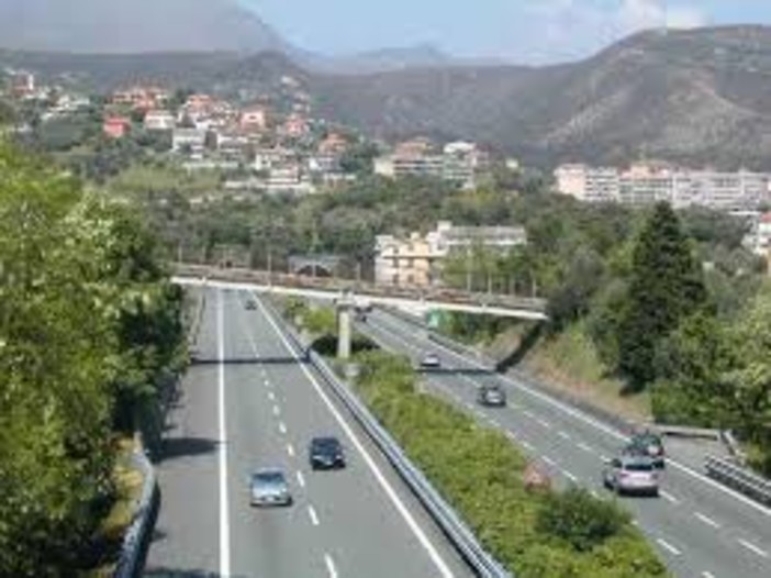 Autostrade per l’Italia, direzione di tronco di Genova: viadotto Pecetti sicuro, lavori iniziati a ottobre, termineranno a gennaio 2019 Autostrade per l’Italia, direzione di tronco di Genova: viadotto Pecetti sicuro, lavori iniziati a ottobre, termineranno a gennaio 2019