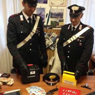 Riforniva il mercato di Finale Ligure della droga: spacciatrice in manette
