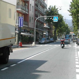 Riduzione dei mezzi pesanti sulla via Aurelia: oggi il vertice in Prefettura