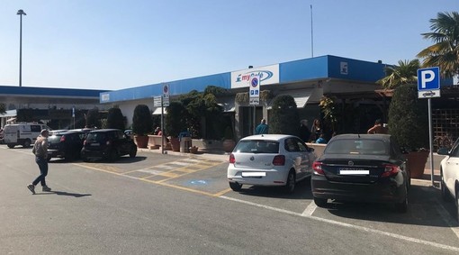 Vispa, il prossimo 15 settembre chiuderà l'autogrill "più bello d'Italia": la famiglia Marenco costretta a chiudere i battenti Vispa, il prossimo 15 settembre chiuderà l'autogrill "più bello d'Italia": la famiglia Marenco costretta a chiudere i battenti