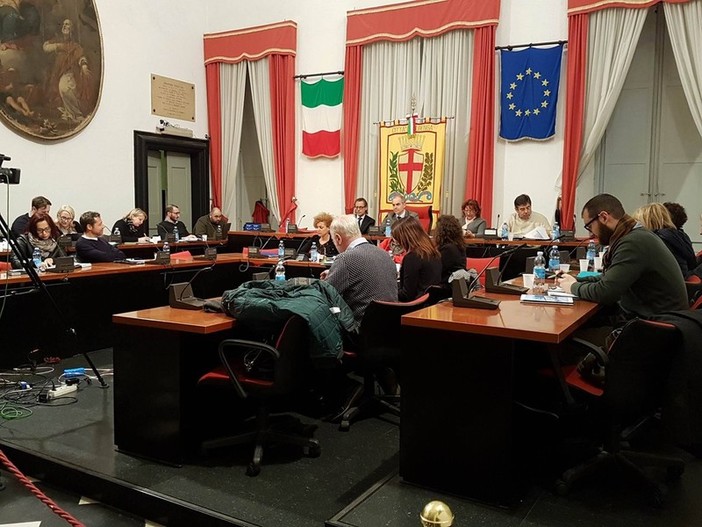 Consiglio comunale di Albenga: devoluti i gettoni di presenza a favore dei terremotati Consiglio comunale di Albenga: devoluti i gettoni di presenza a favore dei terremotati