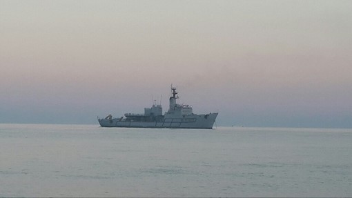 La nave Anteo in rada a Finale Ligure, alla ricerca di relitti (FOTO e VIDEO)