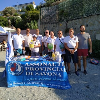 “In spiaggia senza filtri”, Assonautica ad Albisola Superiore: oltre 2500 mozziconi raccolti (FOTO)