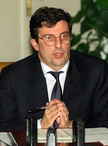 Cancellare il provvedimento o cancellare direttamente Burlando?