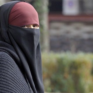 Possibile, Luca Pastorino: “L’assessore Viale strumentalizza la festa della donna con il no al Burka nelle strutture sanitarie”