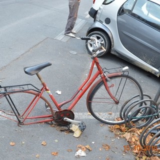 Decoro urbano: rimosse decine di biciclette abbandonate ad Albenga
