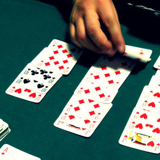 Vado, un burraco per la beneficenza. L'iniziativa dei Lions per il 17 novembre