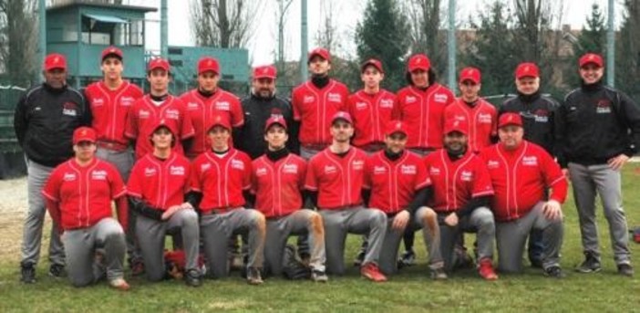 Baseball, dopo 15 anni la Cairese è promossa in serie B, la festa è già iniziata Baseball, dopo 15 anni la Cairese è promossa in serie B, la festa è già iniziata