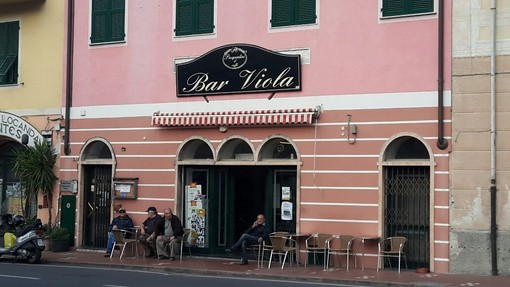 Doppio colpo della banda delle slot machines: presi di mira il bar "Viola" e "Piccolo Bar" a Calice