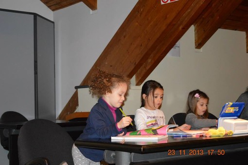 Loano, successo per l'incontro sulle cure naturali omeopatiche per il bambino e la mamma Loano, successo per l'incontro sulle cure naturali omeopatiche per il bambino e la mamma