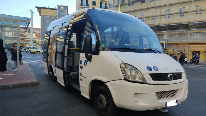 Disservizi dei bus tra Andora e Cervo: stamattina molti studenti rimasti 'a piedi' Disservizi dei bus tra Andora e Cervo: stamattina molti studenti rimasti 'a piedi'