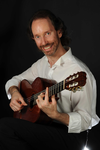 Spotorno: concerto del chitarrista savonese Federico Briasco Spotorno: concerto del chitarrista savonese Federico Briasco