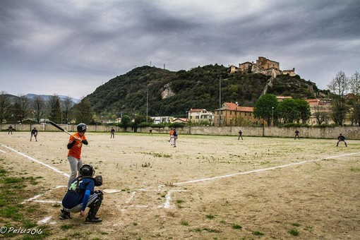 Stop al softball nel campo Viola d'estate, il Presidente delle "Aquile del Finale" Battaglieri: "Lo restituiamo all'amministrazione per fare parcheggi liberi"