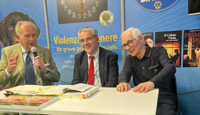 Il professore Giannino Balbis presenta la sua opera letteraria sulla storia di Bardineto al Salone del Libro di Torino