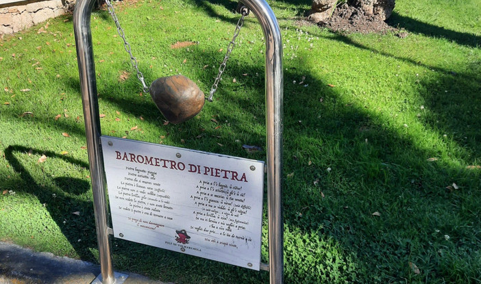 Il “Barometro di Pietra” è di nuovo al suo posto Il “Barometro di Pietra” è di nuovo al suo posto