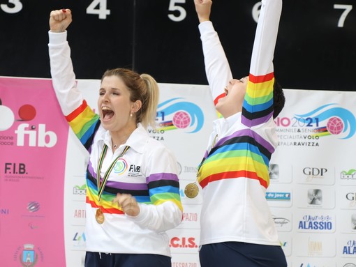 Valentina Basei e Francesca Carlini - foto di Erika Quinland dalla pagina Facebook "Bocce Alassio" Valentina Basei e Francesca Carlini - foto di Erika Quinland dalla pagina Facebook "Bocce Alassio"