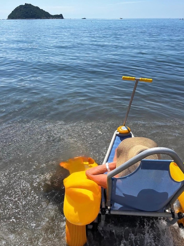 Quando un bagno in mare diventa simbolo di libertà e inclusione: succede ad Albenga Quando un bagno in mare diventa simbolo di libertà e inclusione: succede ad Albenga