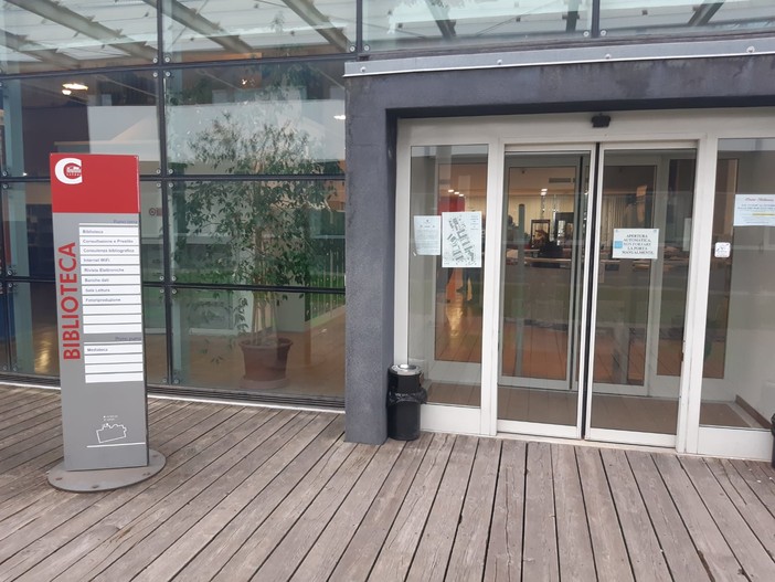 Savona, rubati 6 pc e uno zaino in biblioteca al campus: indagini dei carabinieri Savona, rubati 6 pc e uno zaino in biblioteca al campus: indagini dei carabinieri