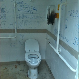 Alassio: come si presentano i servizi igienici pubblici?