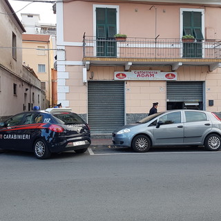 Albenga, chiuso per 30 giorni il bar Adam (FOTO)