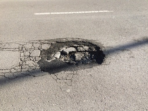 Lettera aperta al Presidente della Provincia. Forzano: "Strade dissestate anche per i troppi camion"