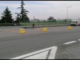 In bicicletta sull'austostrada A10: intercettato e scortato fuori (VIDEO)