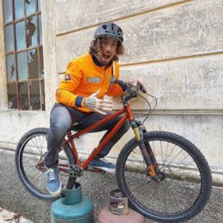 foto tratta dalla pagina Facebook "Abbombazza 100% Brumotti"