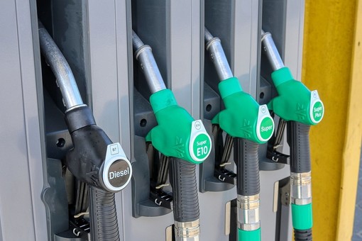 Boom costo dei carburanti: sui prezzi alle pompe l'occhio della Guardia di Finanza Boom costo dei carburanti: sui prezzi alle pompe l'occhio della Guardia di Finanza