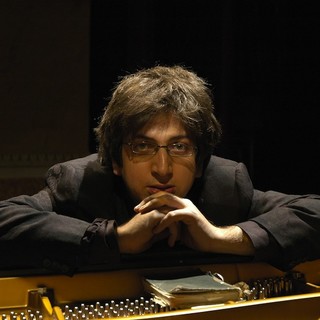 Finale Ligure, la Festa dell'Inquietudine premia il pianista Ramin Bahrami e l'Isola di Lampedusa