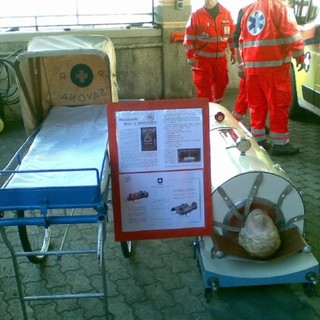 Da Savona ad Albenga a piedi con il "polmone d'acciaio" per i 100 anni della Croce Bianca