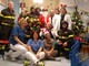 Babbo Natale pompiere fa visita alla Pediatria del San Paolo