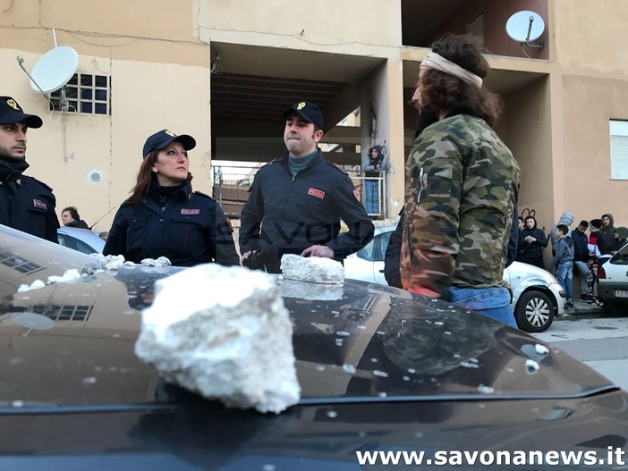 Vittorio Brumotti e la troupe di "Striscia la Notizia" aggrediti a Palermo (VIDEO ESCLUSIVO)