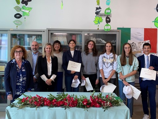 Quiliano, consegnate le borse di studio SARPOM agli studenti da “10 e lode”