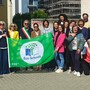 Bandiera Verde 2026 a Pietra, la scuola primaria Giovanni XII conquista per la seconda volta il vessillo simbolo delle "Eco-Schools" Bandiera Verde 2026 a Pietra, la scuola primaria Giovanni XII conquista per la seconda volta il vessillo simbolo delle "Eco-Schools"