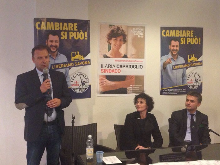 Il sindaco di Padova a Savona, Bitonci: "Aumento delle forze dell'ordine e del sistema di sorveglianza, ecco come creare sicurezza" Il sindaco di Padova a Savona, Bitonci: "Aumento delle forze dell'ordine e del sistema di sorveglianza, ecco come creare sicurezza"