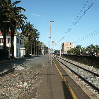 Spostamento a monte della tratta Andora-Finale Ligure, c'è chi dice no: "Un disastro per la mobilità ferroviaria"