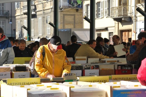 Loano: "il Mercatino con il Cuore a Tema" domenica in corso Europa Loano: "il Mercatino con il Cuore a Tema" domenica in corso Europa