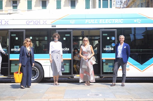 Mobilità sostenibile e "smart city": nel savonese arriva l'autobus elettrico per i collegamenti con le località balneari