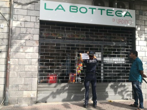 Albenga, stretta sui controlli: chiuse due attività per la vendita di alcolici dopo le 21
