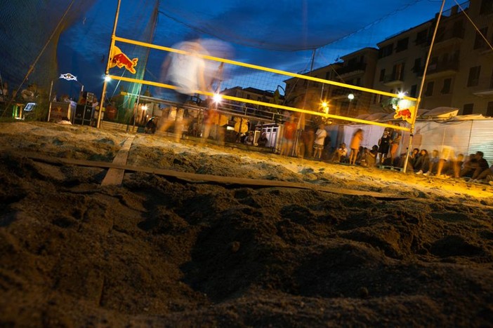 Bagni Mafalda Royal di Varazze: beach volley per 12 ore tra musica e divertimento Bagni Mafalda Royal di Varazze: beach volley per 12 ore tra musica e divertimento
