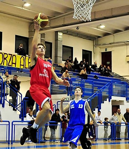 Basket Albenga, conquistata (con poca grinta) la semifinale