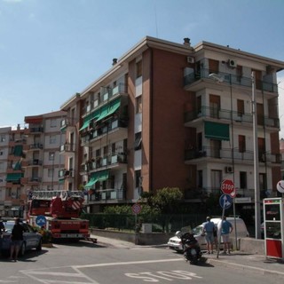 Savona: anziana precipita dal bancone e muore (foto)